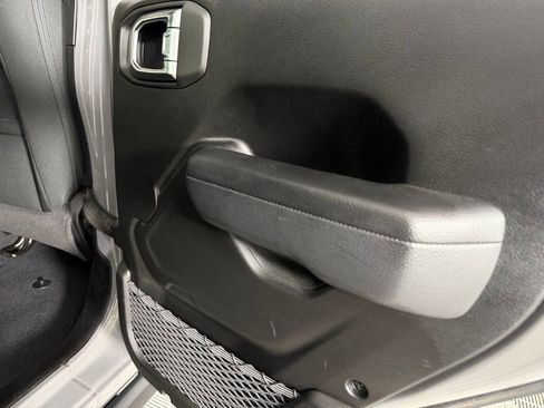 Used 2023 Jeep Wrangler Unlimited w/ Sun & Screen Package AWD/4WD image 32