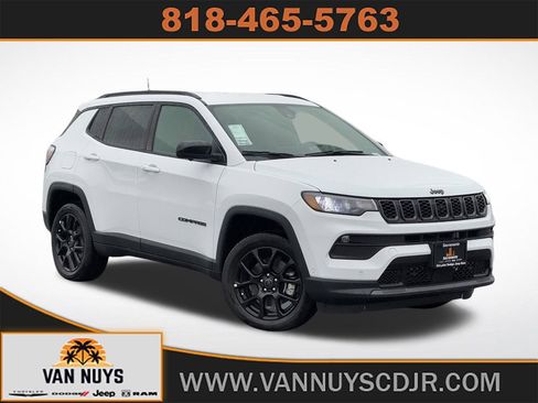 Used 2025 Jeep Compass Latitude w/ Convenience Group image 1