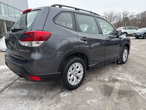 Used 2022 Subaru Forester Base image 3