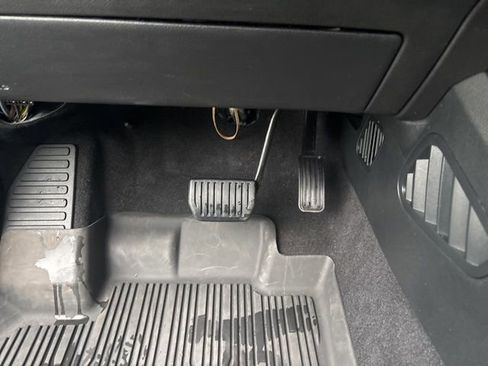 Used 2024 Ford Edge SEL w/ Convenience Package image 17