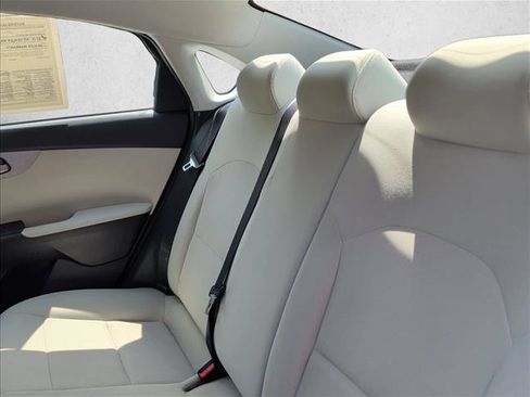 Used 2022 Kia Forte LXS FWD image 18