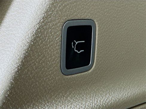 Used 2017 Chrysler Pacifica Touring Plus w/ Tire & Wheel Group image 12