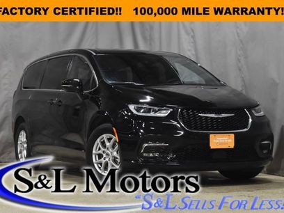 Certified 2025 Chrysler Pacifica Select