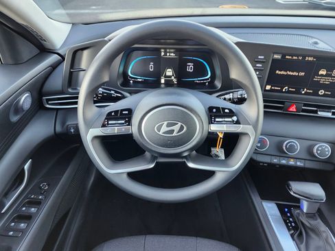 New 2026 Hyundai Elantra SE FWD image 13