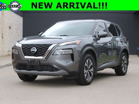 Used 2022 Nissan Rogue SV image 1