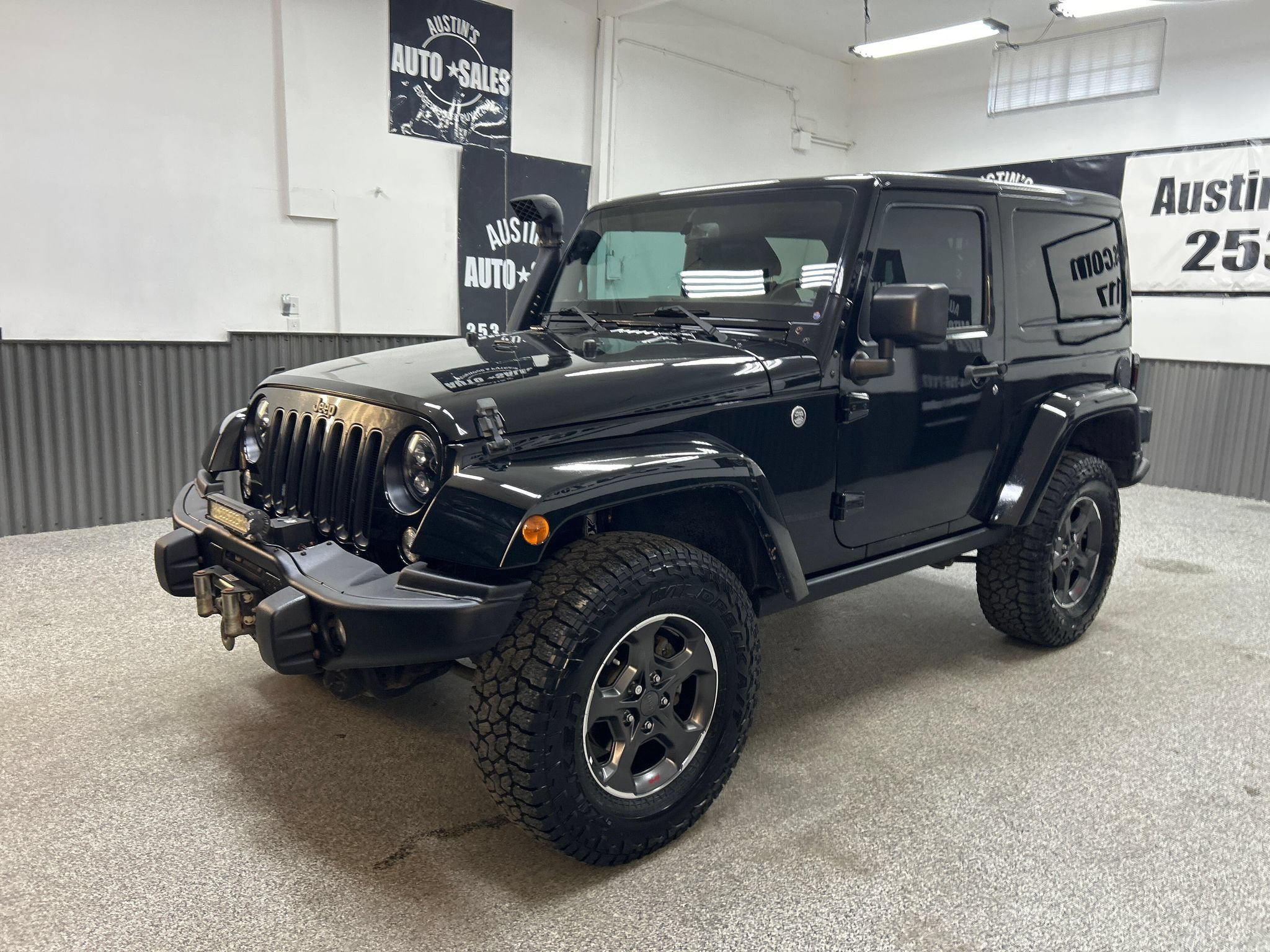Used 2016 Jeep Wrangler Sahara w/ Connectivity Group AWD/4WD image 3
