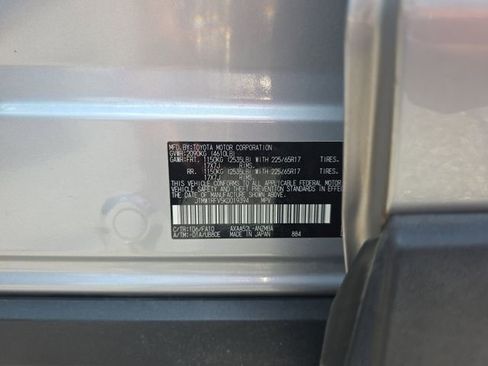 Used 2019 Toyota RAV4 XLE FWD image 37