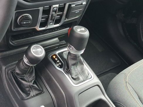Used 2025 Jeep Wrangler Unlimited Sahara AWD/4WD image 14