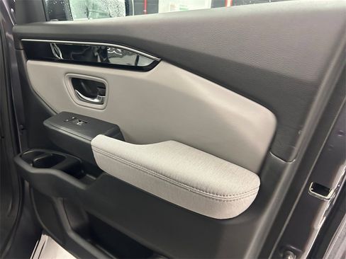 Used 2023 Honda Pilot LX image 16