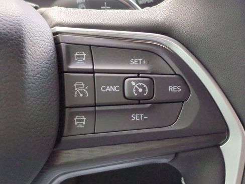 New 2025 Jeep Grand Cherokee Laredo w/ Luxury Tech Group I RWD image 25