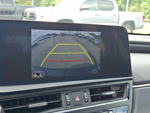 Used 2022 Lexus ES 250 w/ Premium Package AWD/4WD image 16
