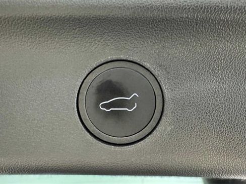 Used 2024 Tesla Model Y Long Range image 32