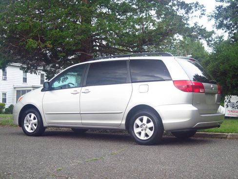 Used 2004 Toyota Sienna LE FWD image 3