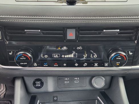 Certified 2025 Nissan Rogue SL w/ SL Premium Package AWD/4WD image 21