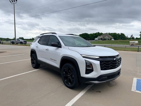 New 2026 Chevrolet Equinox LT w/ Convenience Package II FWD image 4