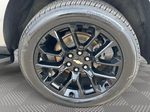 Used 2022 Chevrolet Suburban High Country AWD/4WD image 34