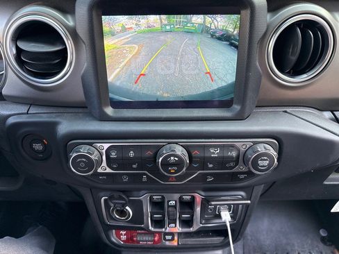 Used 2019 Jeep Wrangler Unlimited Rubicon AWD/4WD image 21