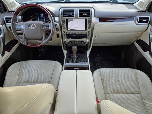 Used 2016 Lexus GX 460 Luxury w/ Preferred Accessory Package image 12