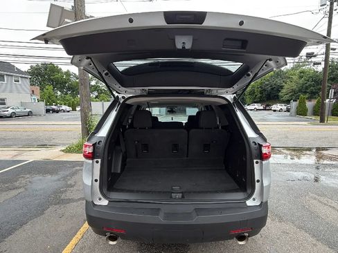 Used 2019 Chevrolet Traverse LS FWD image 27