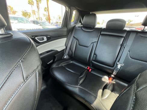 Used 2025 Jeep Compass Limited AWD/4WD image 44