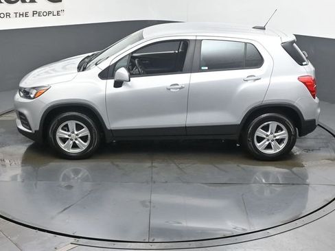 Used 2018 Chevrolet Trax LS image 43