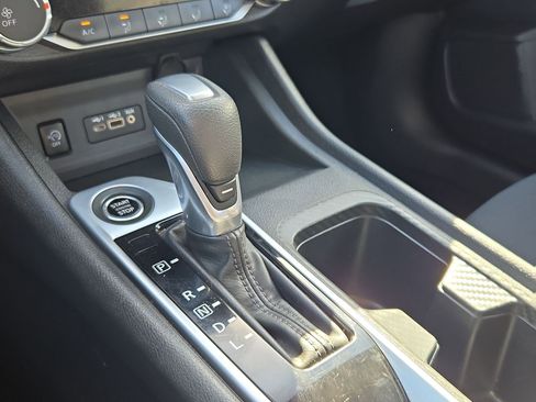 Used 2024 Nissan Sentra SV FWD image 26