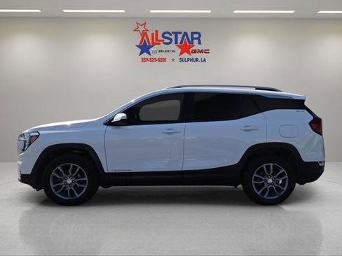 Used 2024 GMC Terrain SLT w/ Infotainment Package II image 4