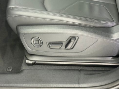 Used 2025 Audi Q3 2.0T Premium w/ Convenience Package image 14