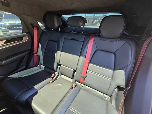 Used 2025 Porsche Cayenne Turbo AWD/4WD image 17