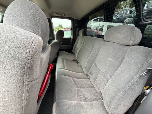 Used 2005 Chevrolet Silverado 2500 LS RWD image 5