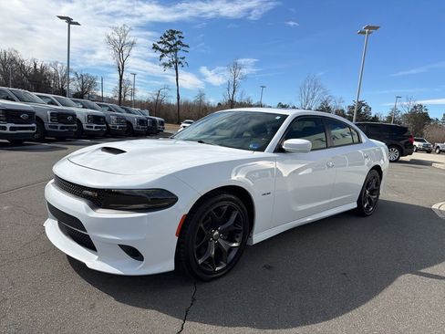 Used 2018 Dodge Charger R/T image 7