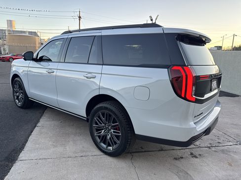 New 2025 Ford Expedition Platinum w/ Stealth Performance Package image 5
