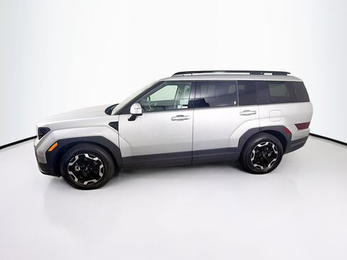 Used 2025 Hyundai Santa Fe SEL FWD image 4