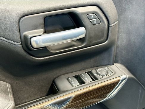 Used 2021 Chevrolet Silverado 1500 LT AWD/4WD image 17