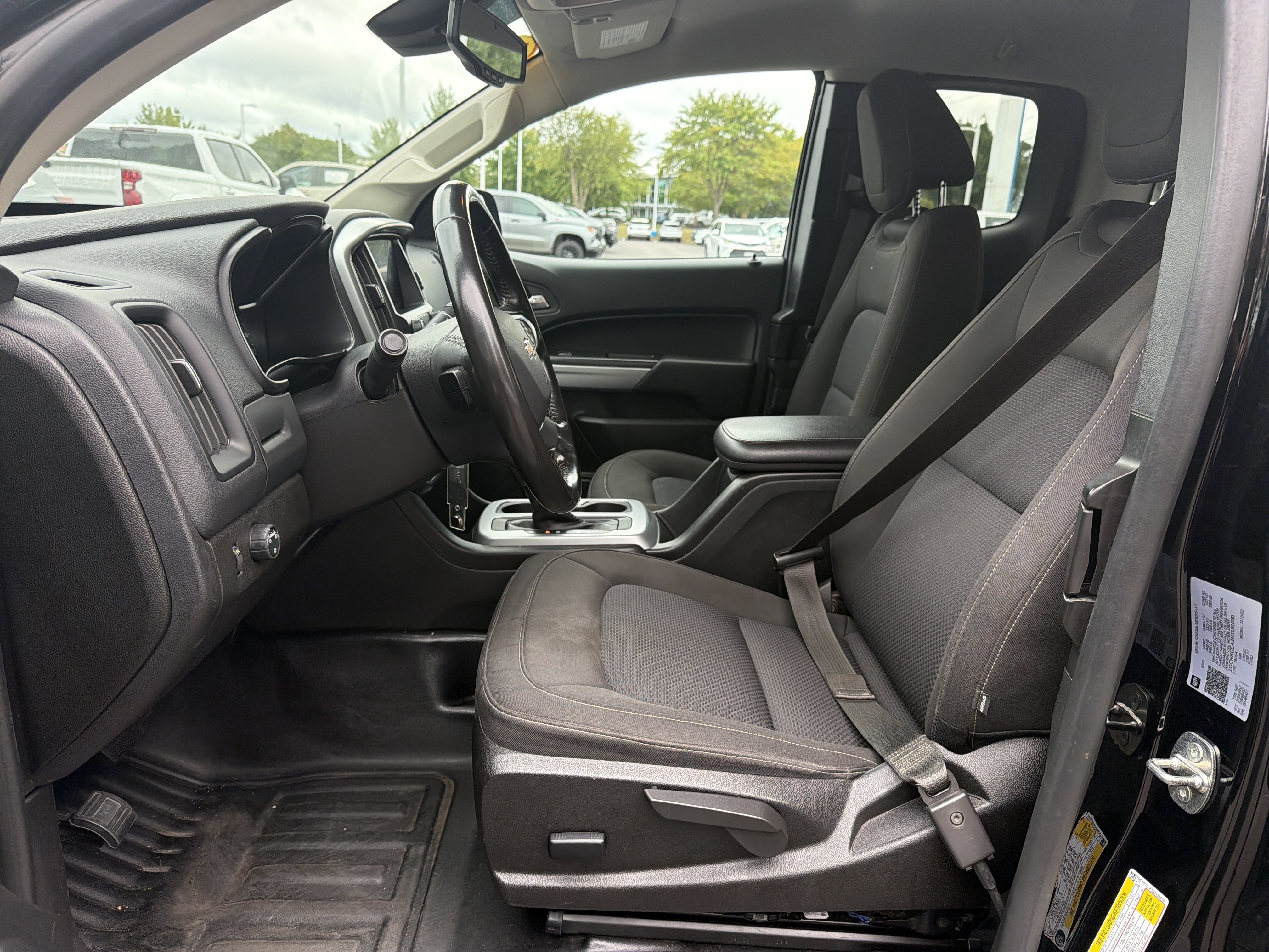 Used 2022 Chevrolet Colorado LT w/ Fleet Safety Package RWD image 16