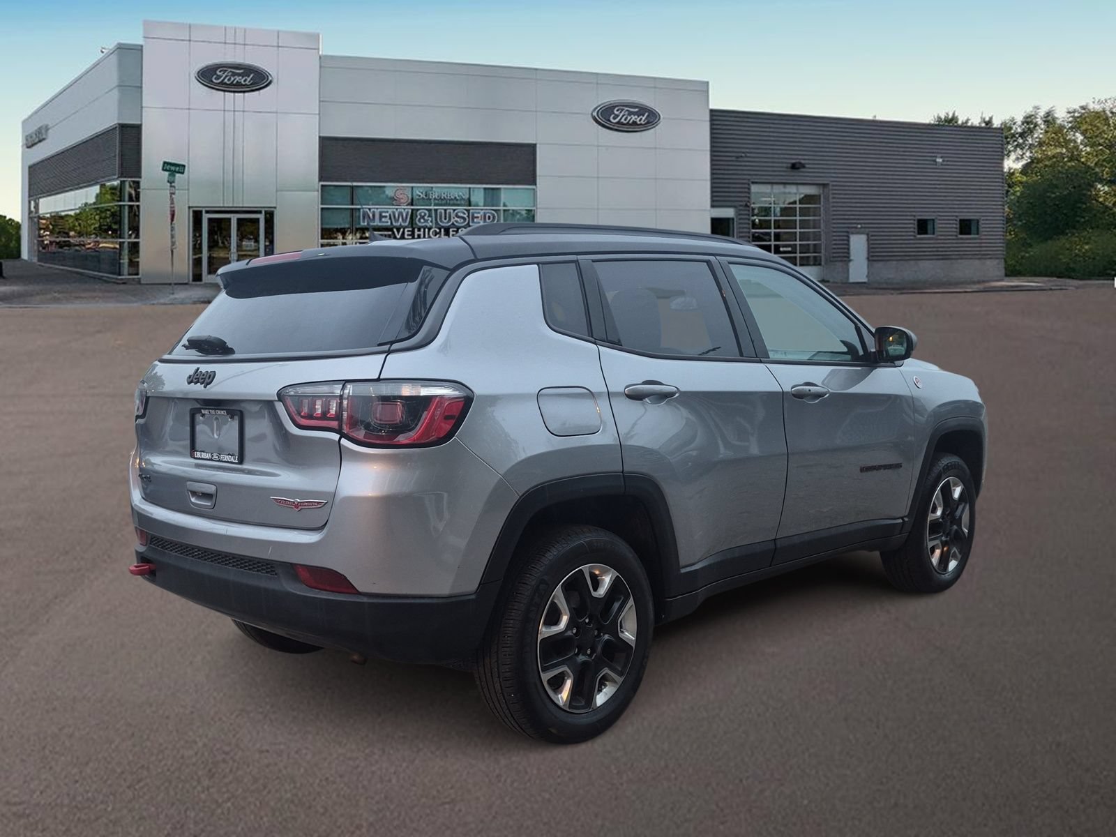 Used 2018 Jeep Compass Latitude w/ Popular Equipment Group AWD/4WD image 9