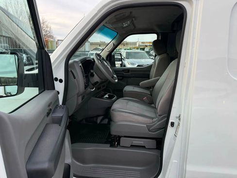 Used 2021 Nissan NV 2500 S image 12