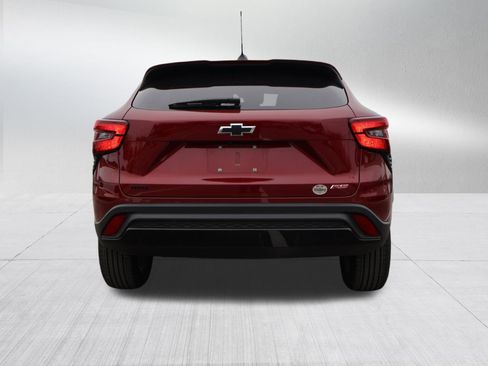 Used 2025 Chevrolet Trax RS w/ Sunroof Package image 6