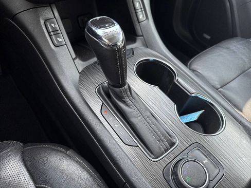 Used 2018 GMC Acadia SLT image 38