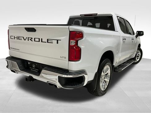 Used 2019 Chevrolet Silverado 1500 LTZ w/ LTZ Premium Package AWD/4WD image 12