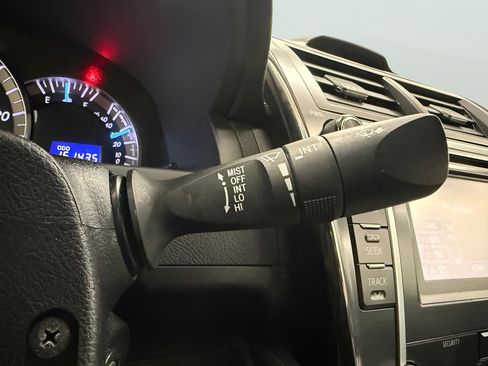 Used 2012 Toyota Camry SE FWD image 18