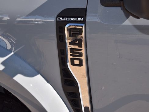 Used 2026 Ford F450 Platinum w/ Platinum Plus Package image 45