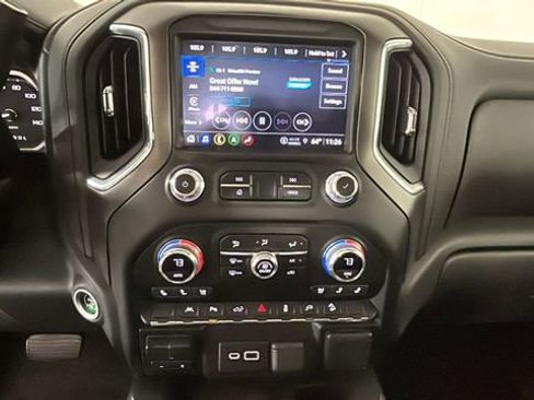Used 2022 GMC Sierra 1500 AT4 w/ AT4 Premium Package AWD/4WD image 23