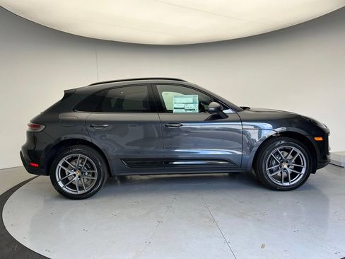 Used 2026 Porsche Macan AWD/4WD image 23