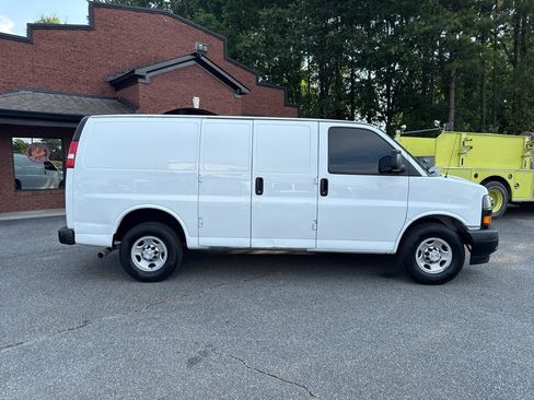 Used 2019 Chevrolet Express 2500 image 14