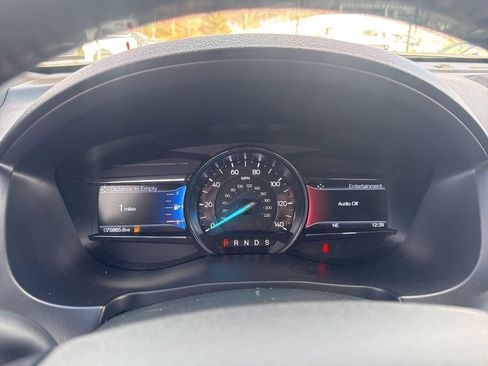 Used 2018 Ford Explorer XLT w/ Equipment Group 202A image 20