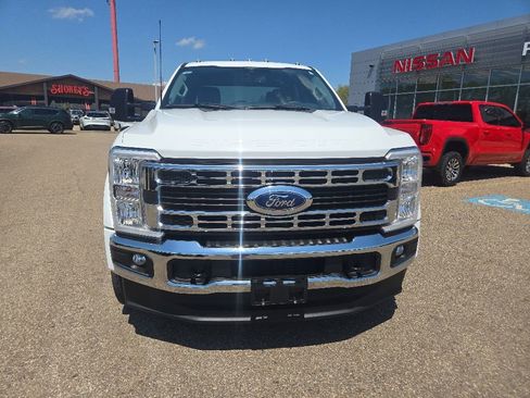 Used 2023 Ford F450 XLT AWD/4WD image 2