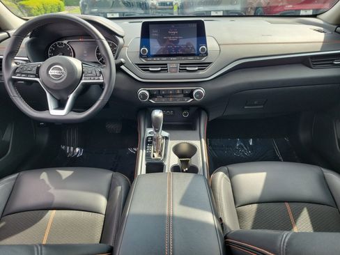Certified 2021 Nissan Altima 2.5 SR w/ SR Premium Package FWD image 9