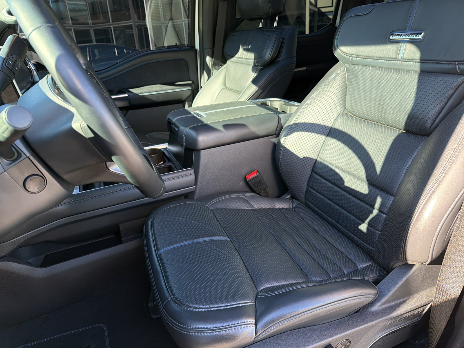 Used 2025 Ford F450 Platinum w/ FX4 Off-Road Package AWD/4WD image 18