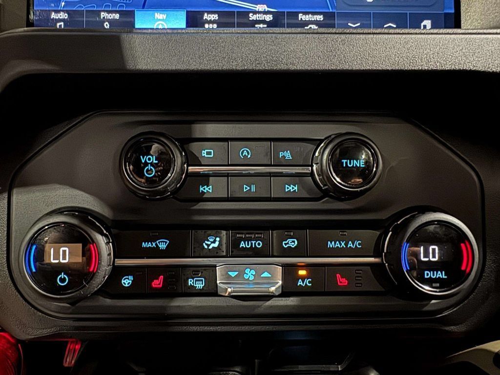 Used 2025 Ford Bronco Badlands AWD/4WD image 18